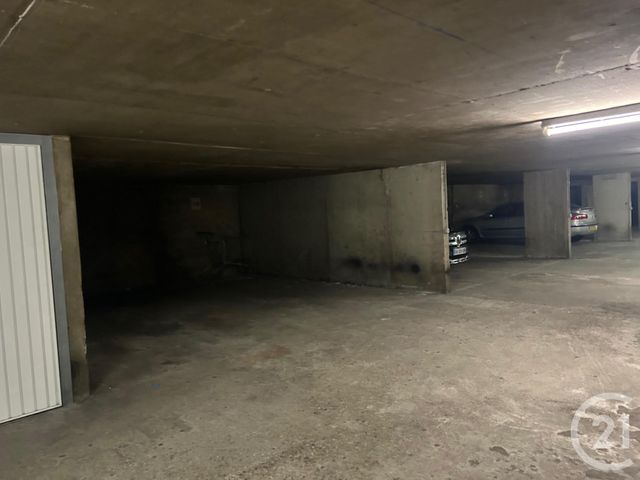 parking à louer - 12.0 m2 - PARIS - 75011 - ILE-DE-FRANCE - Century 21 Auteuil Immobilier