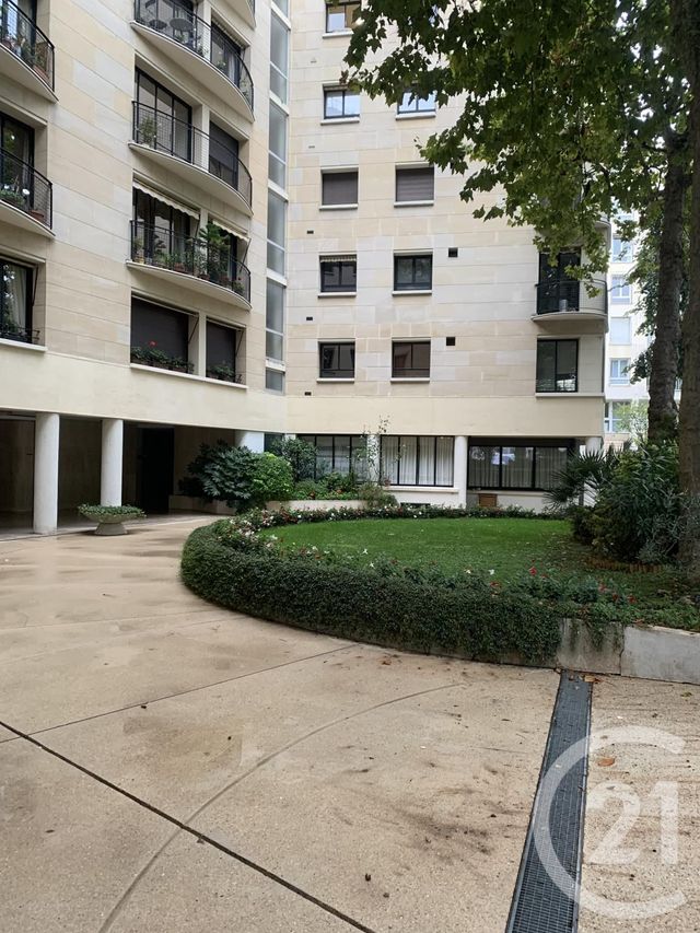  - PARIS - 