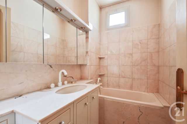 Appartement F4 à vendre - 4 pièces - 112.97 m2 - PARIS - 75016 - ILE-DE-FRANCE - Century 21 Auteuil Immobilier