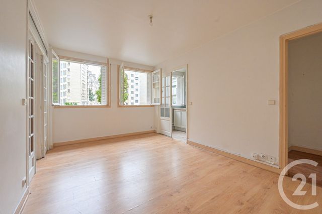 Afficher la photo en grand Appartement F2 à vendre - 2 pièces - 47.75 m2 - PARIS - 75016 - ILE-DE-FRANCE - Century 21 Auteuil Immobilier