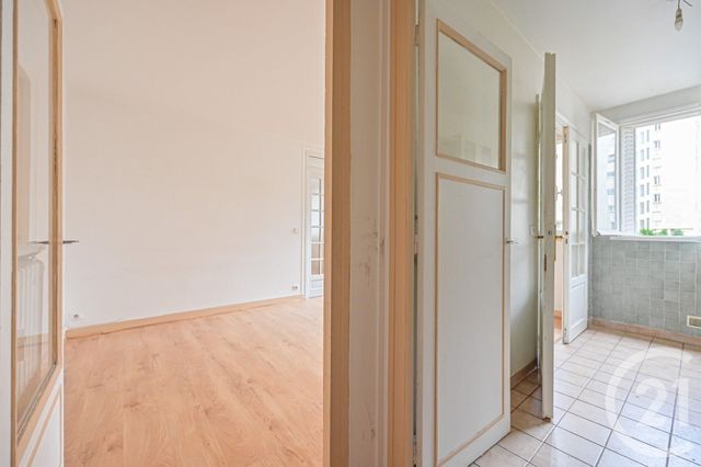 Afficher la photo en grand Appartement F2 à vendre - 2 pièces - 47.75 m2 - PARIS - 75016 - ILE-DE-FRANCE - Century 21 Auteuil Immobilier