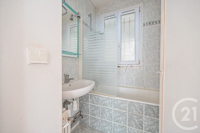 Afficher la photo en grand Appartement F2 à vendre - 2 pièces - 47.75 m2 - PARIS - 75016 - ILE-DE-FRANCE - Century 21 Auteuil Immobilier