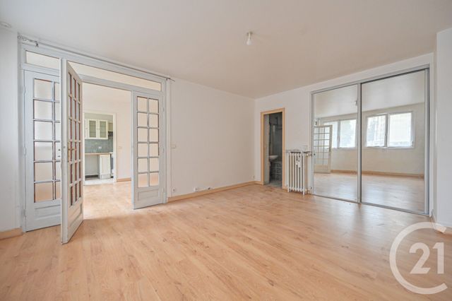 Afficher la photo en grand Appartement F2 à vendre - 2 pièces - 47.75 m2 - PARIS - 75016 - ILE-DE-FRANCE - Century 21 Auteuil Immobilier