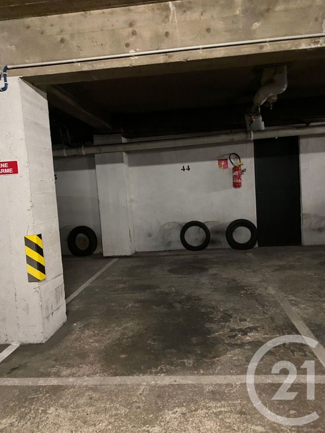 parking à louer - 10.5 m2 - PARIS - 75016 - ILE-DE-FRANCE - Century 21 Auteuil Immobilier