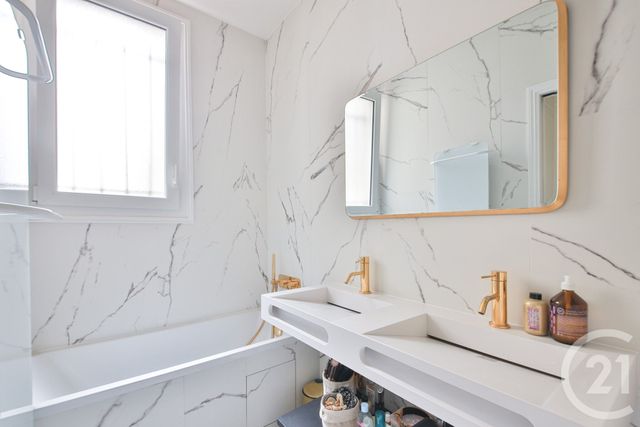 Afficher la photo en grand Appartement F4 à vendre - 4 pièces - 101.11 m2 - PARIS - 75016 - ILE-DE-FRANCE - Century 21 Auteuil Immobilier