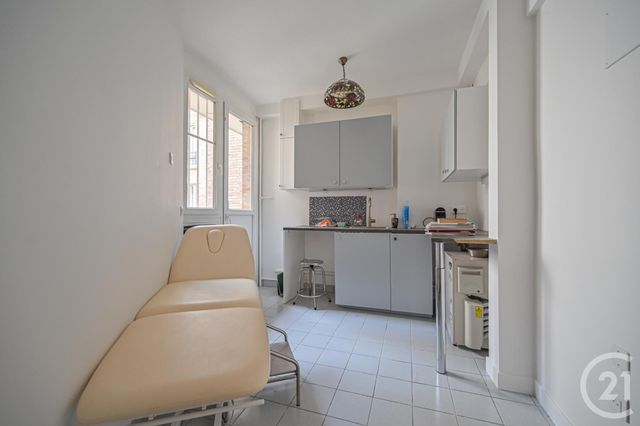 Appartement F2 bis à vendre - 2 pièces - 63.0 m2 - PARIS - 75016 - ILE-DE-FRANCE - Century 21 Auteuil Immobilier