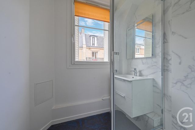 Appartement F2 bis à vendre - 2 pièces - 63.0 m2 - PARIS - 75016 - ILE-DE-FRANCE - Century 21 Auteuil Immobilier