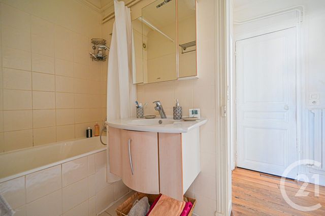 Appartement F3 à louer - 3 pièces - 62.35 m2 - PARIS - 75016 - ILE-DE-FRANCE - Century 21 Auteuil Immobilier