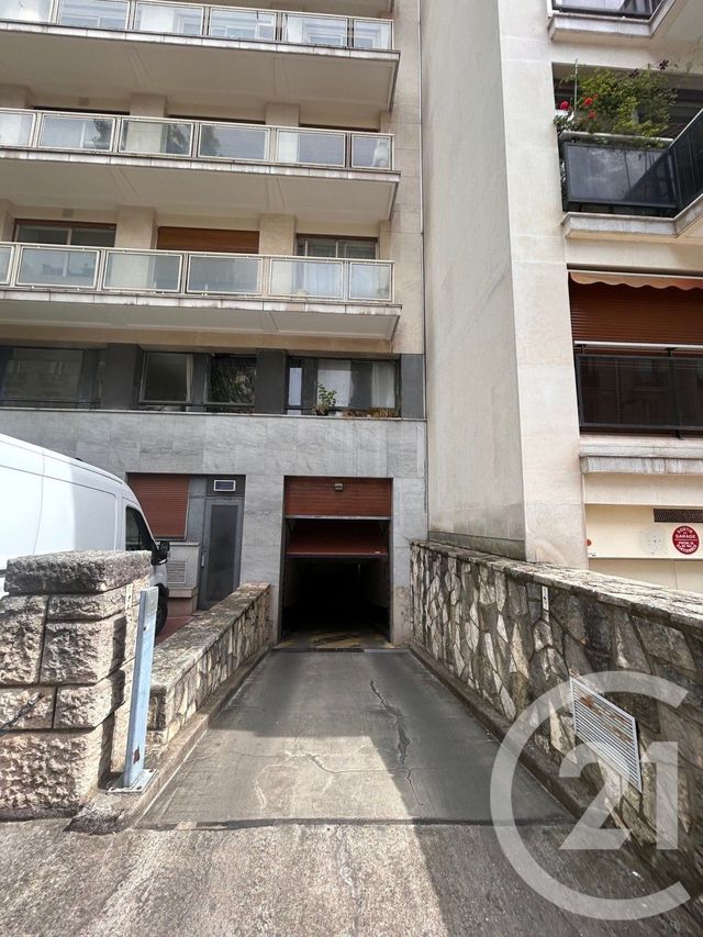 parking à louer - 11.22 m2 - PARIS - 75016 - ILE-DE-FRANCE - Century 21 Auteuil Immobilier