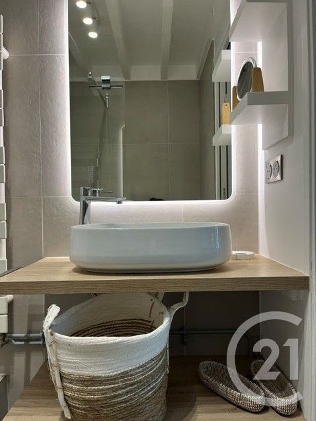 Appartement F2 à louer - 2 pièces - 39.42 m2 - PARIS - 75016 - ILE-DE-FRANCE - Century 21 Auteuil Immobilier