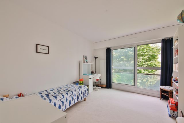 Afficher la photo en grand Appartement F5 à vendre - 5 pièces - 130.0 m2 - PARIS - 75016 - ILE-DE-FRANCE - Century 21 Auteuil Immobilier