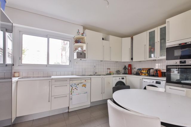 Afficher la photo en grand Appartement F5 à vendre - 5 pièces - 130.0 m2 - PARIS - 75016 - ILE-DE-FRANCE - Century 21 Auteuil Immobilier