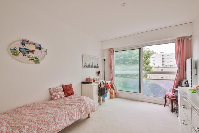 Afficher la photo en grand Appartement F5 à vendre - 5 pièces - 130.0 m2 - PARIS - 75016 - ILE-DE-FRANCE - Century 21 Auteuil Immobilier