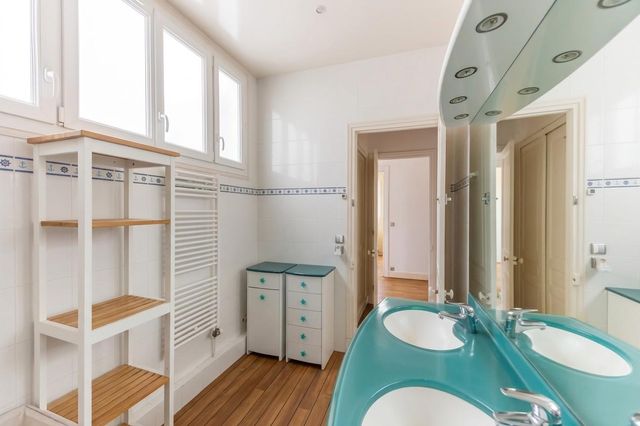 Appartement F5 à vendre - 5 pièces - 178.61 m2 - PARIS - 75016 - ILE-DE-FRANCE - Century 21 Auteuil Immobilier